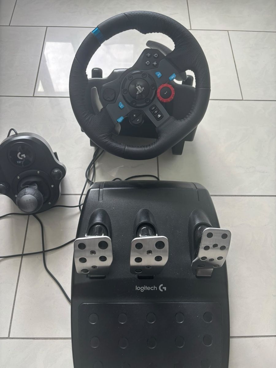 Sistema di controllo: Logitech G29 Lenkrad mit Pedale und Handschaltung – Usato da Oberengstringen venduto da Chrisz99