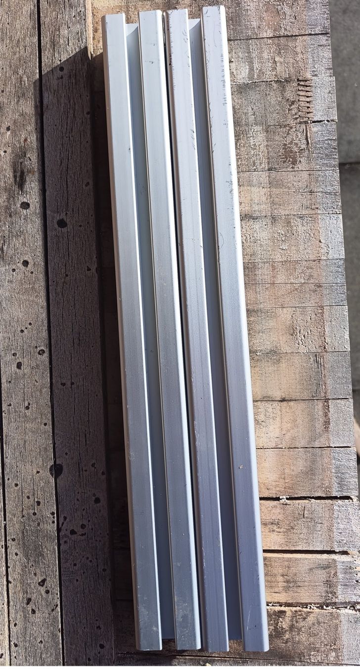 Profilati: Aluminiumprofil Nut 8 – Usato da Sulz LU venduto da 400_Oktan 1