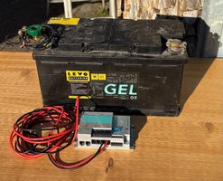 Set aus: 2x PV-Panel mit Regler, Batterie & WAECO Ladegerät