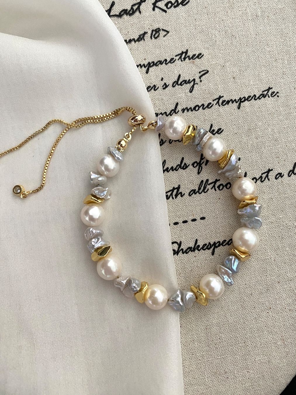 Bracelets: Barock Süsswasserperlen Armband echte – Neuf avec emballage d'origine à Sarnen par yingsperlen