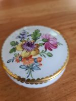 Nymphenburg Porzellan kleine Deckeldose 
