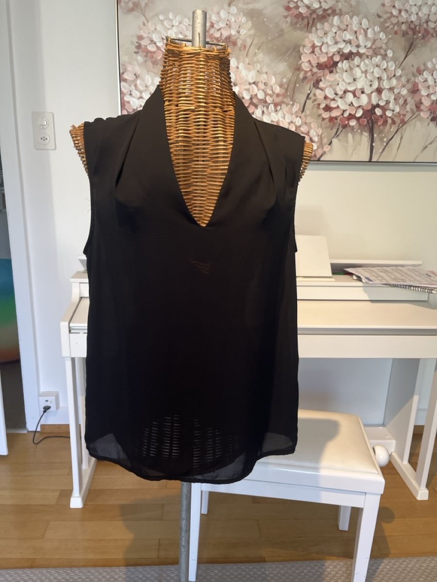 Chemisiers: Bluse schwarz ärmellos, Monoprix, 36/38 – D'occasion à Solothurn par Bobesch08