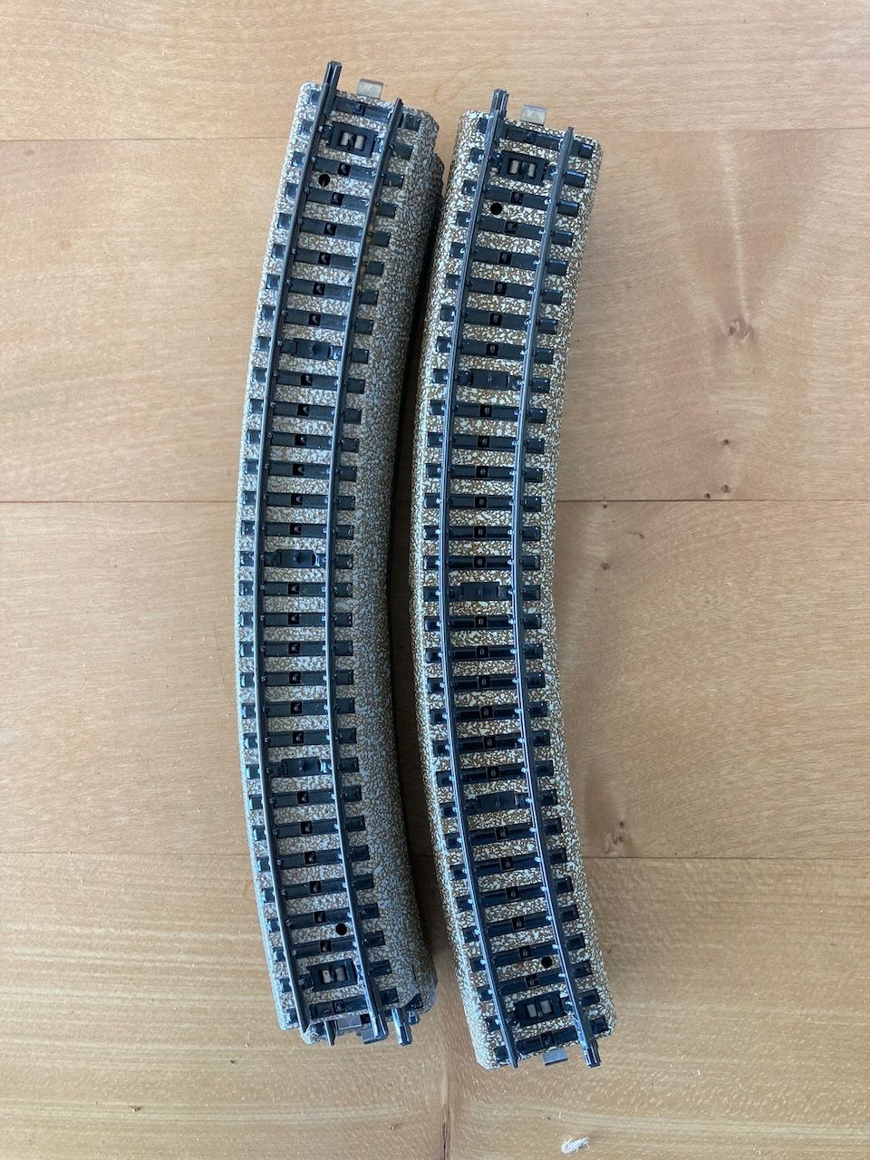 Märklin Modelleisenbahnen: Märklin M-Gleis gebogen, Nr. 5200 – Gebraucht aus Dürnten von rh_falke