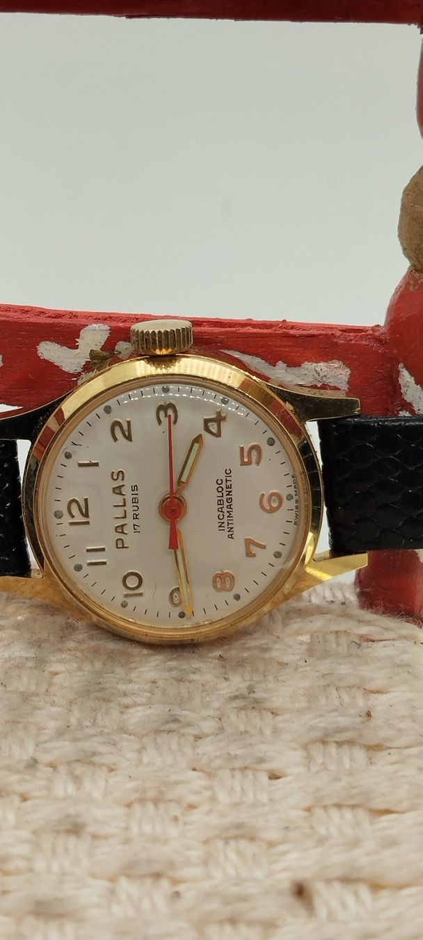 Uhren: Montre Pallas – Gebraucht aus La Chaux-de-Fonds von jac_9llg 2