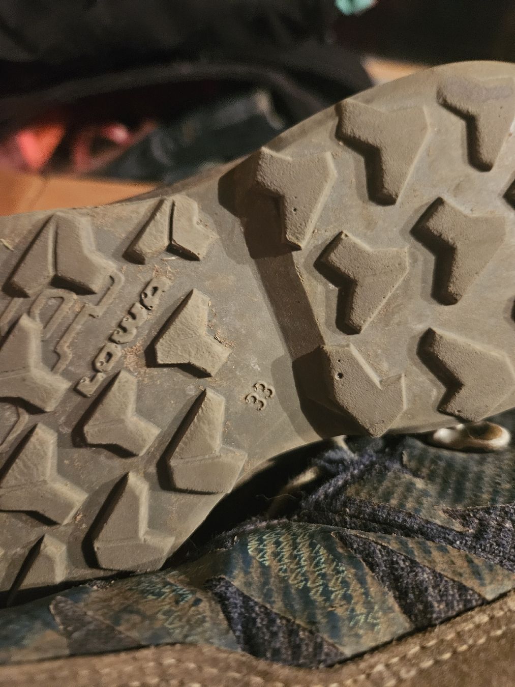 Lowa Scarpe per ragazzi: Kinder Wanderschuhe von Lowa, Grösse 33 – Usato da Spiez venduto da ann_y7bb 7