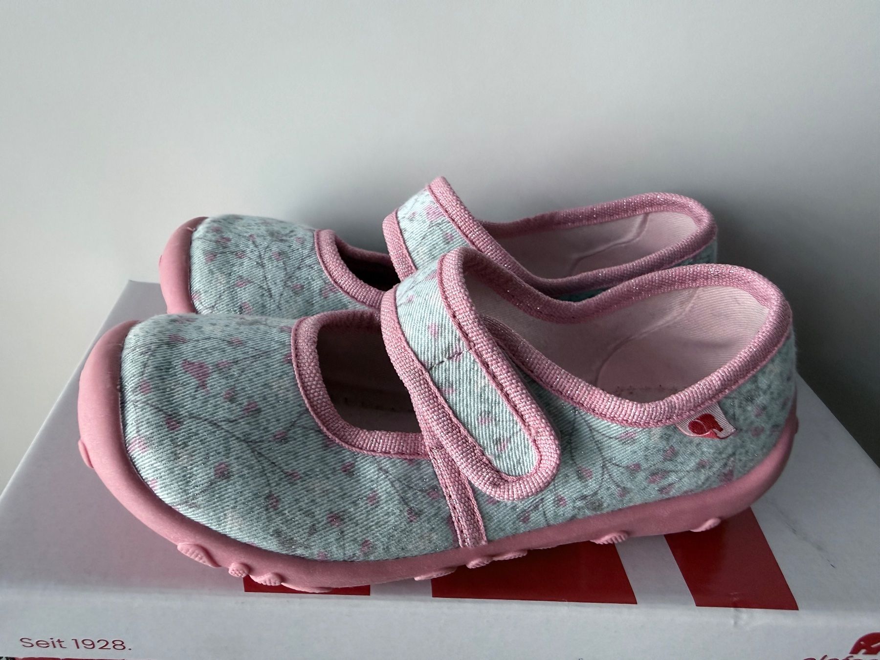 Elefanten Scarpe per ragazze: Elefanten Hausschuhe Mädchen Gr. 28 – Usato da Frauenfeld venduto da geo_rpd9 3