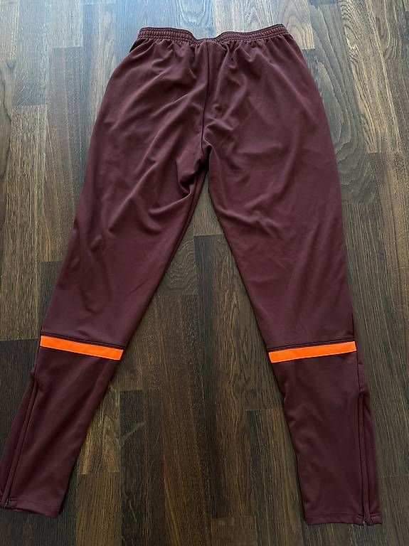 Pantalons: Nike Trainerhose leicht – D'occasion à Dietikon par mic_l9hy 1
