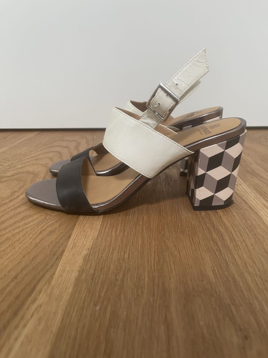 Navyboot Chaussures femmes: Sandalen modern gr.38 – D'occasion à Luzern par Cyrill81