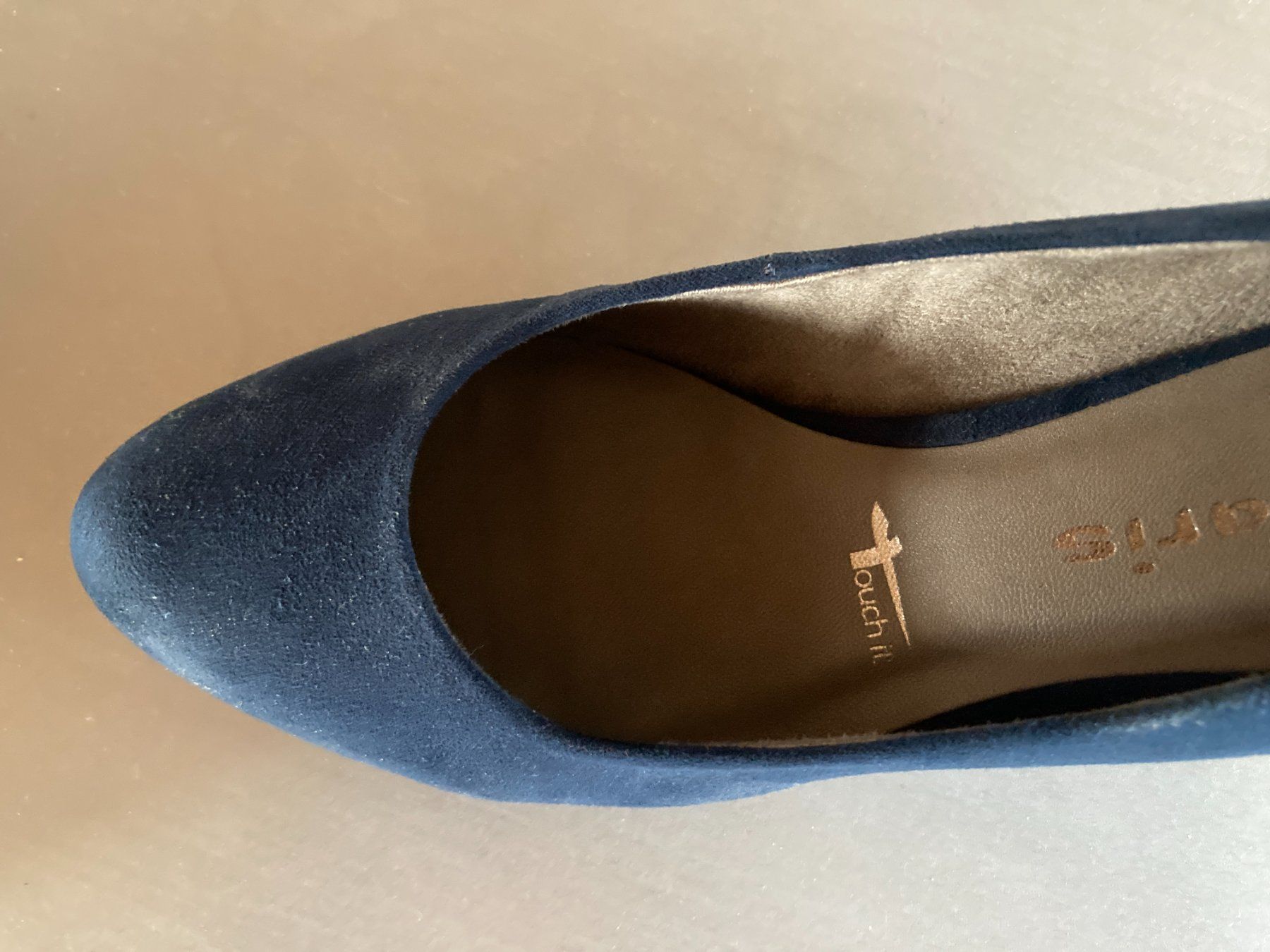 Scarpe da donna: Dunkelblaue Pumps, Wildlederimitat, Gr. 38 – Usato da Egolzwil venduto da hanspeter.roosli 3