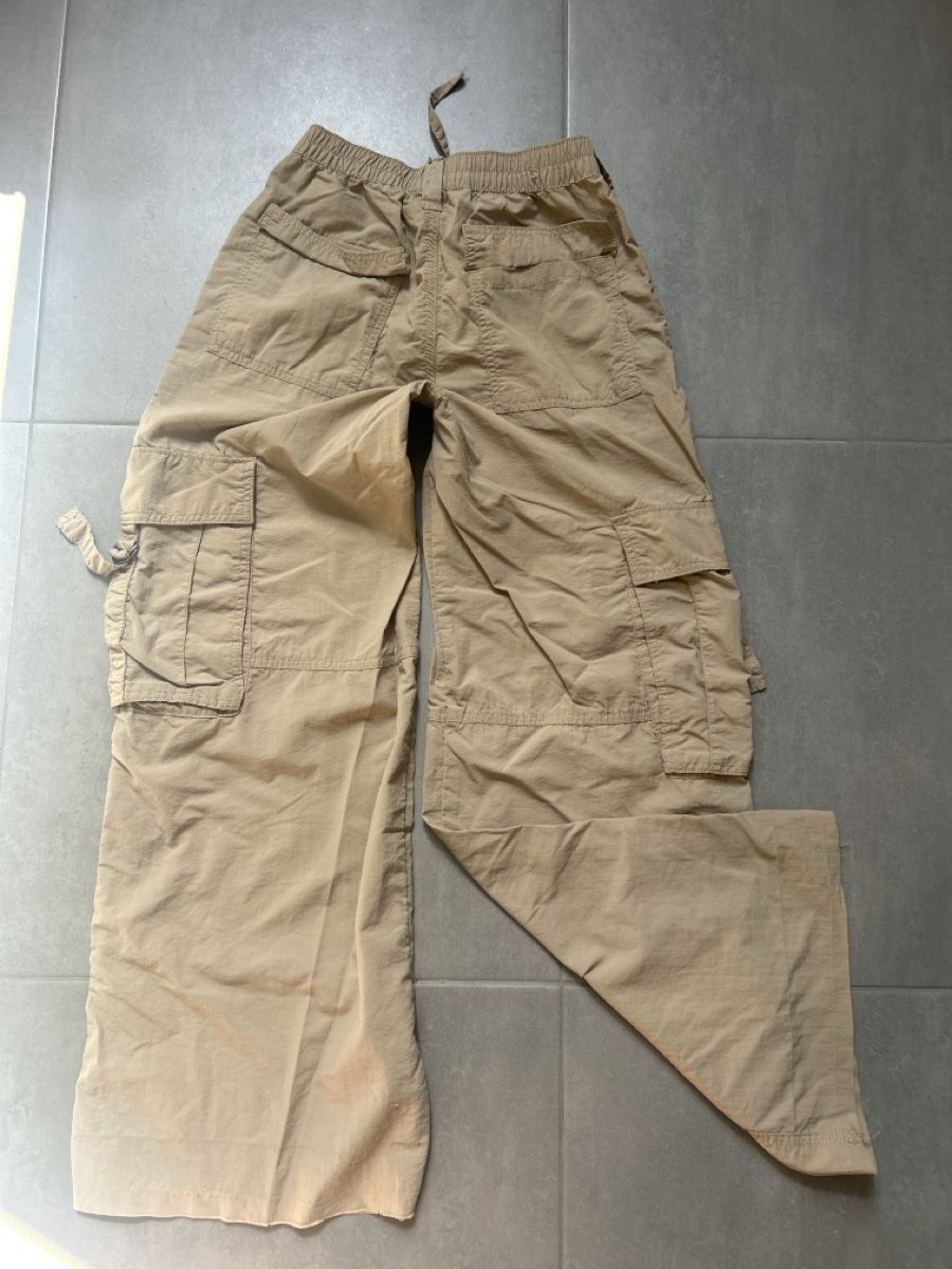 H&M Hosen: Pantalon cargo beige – Gebraucht aus Lausanne von non_ptb6 1