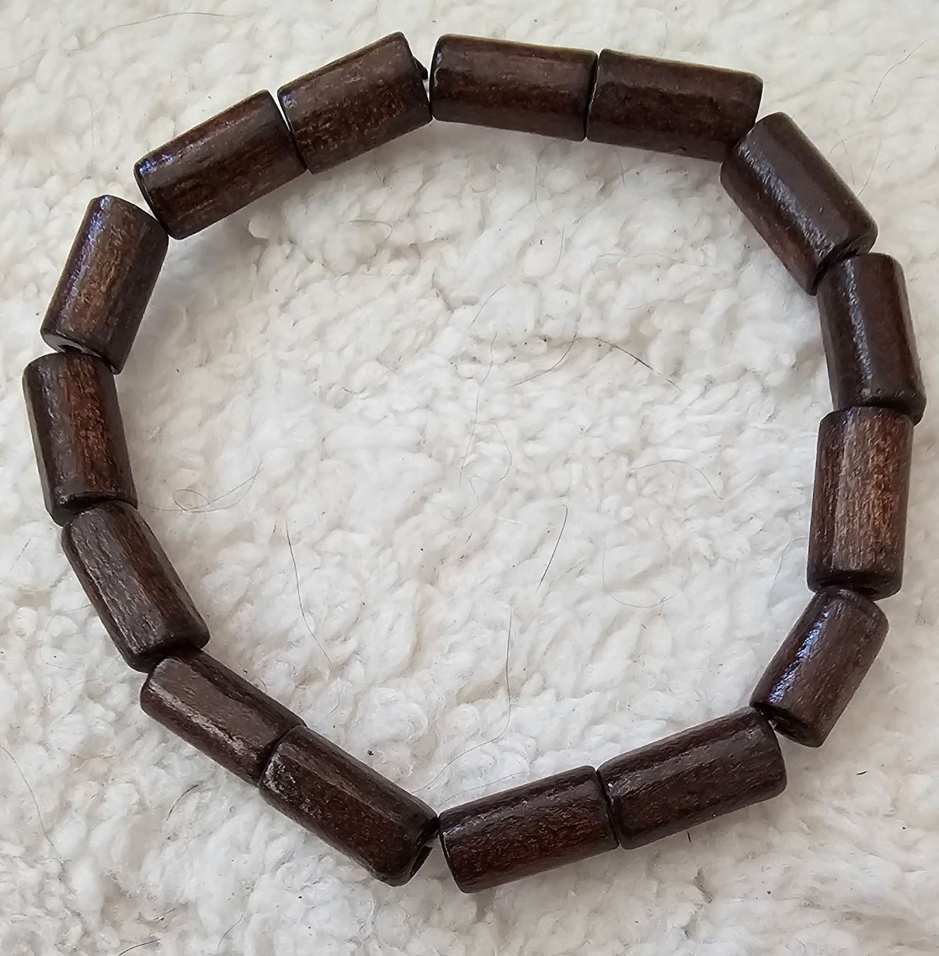 Bracciali & Braccialetti: Holzarmband braun zylindrische Perlen  – Nuovo (secondo la descrizione) da Grosshöchstetten venduto da Chaotik-Reptil