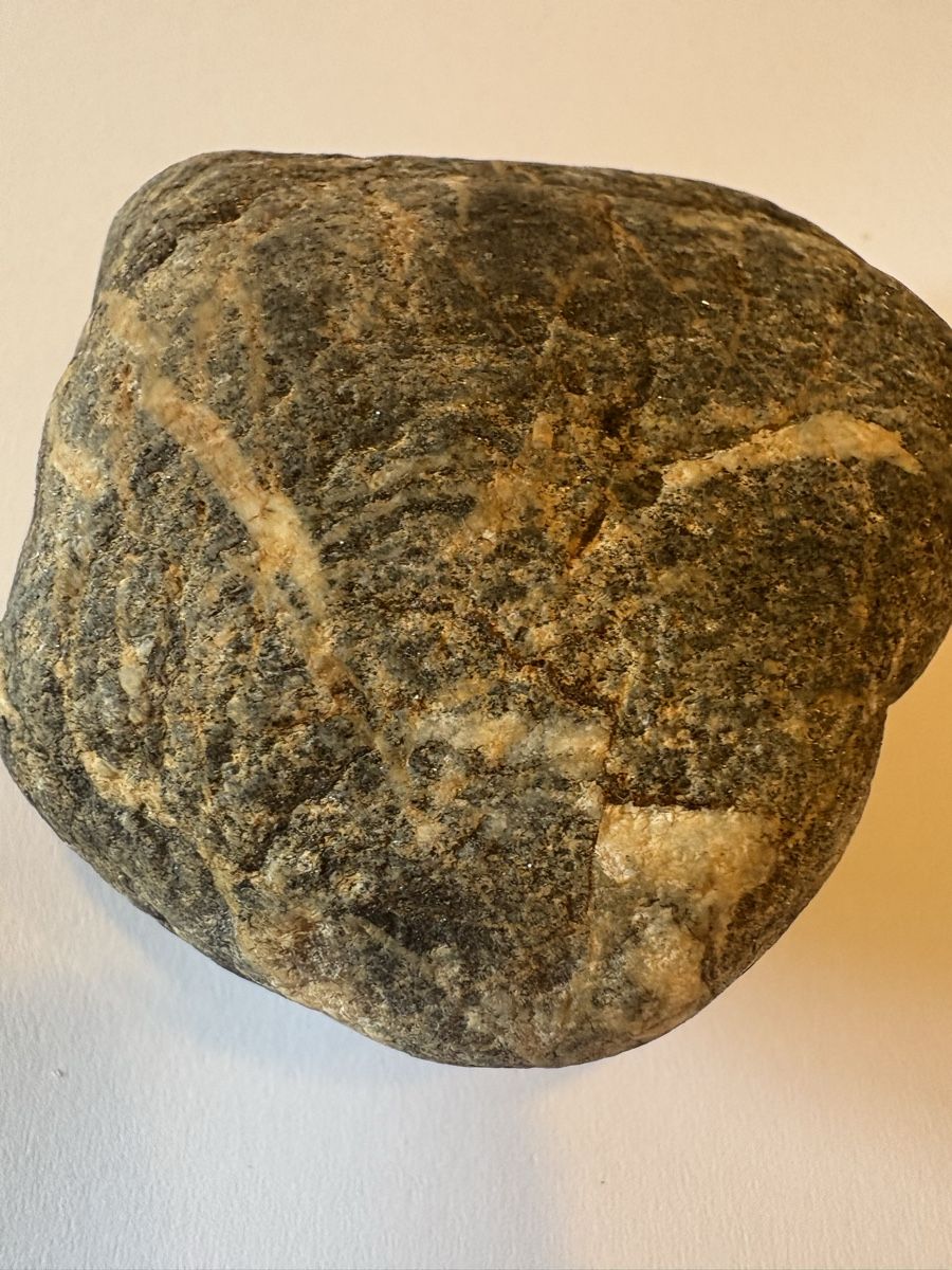 Mineralien & Heilsteine: Wallis Stein ist sehr magnetisch  – Gebraucht aus Murten von Tzaugg 1