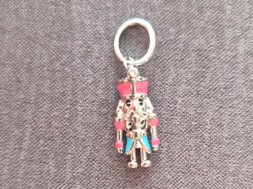 Ciondoli: Silber Charm Nussknacker +Garantie – Nuovo (secondo la descrizione) da Rotkreuz venduto da Carbone_Bijou-Shop