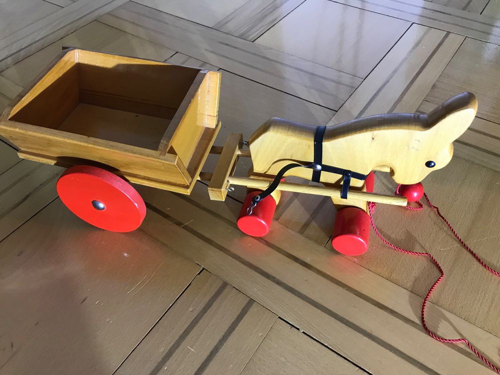 Jouets: Alte Holzkutsche – D'occasion à St.Gallen par WrigleyCH