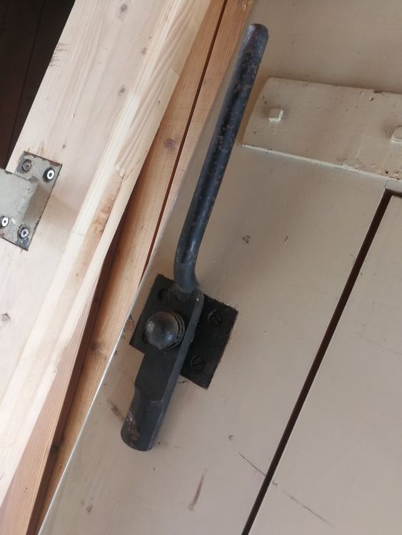 HOLZTÜRE FÜR KELLER 7