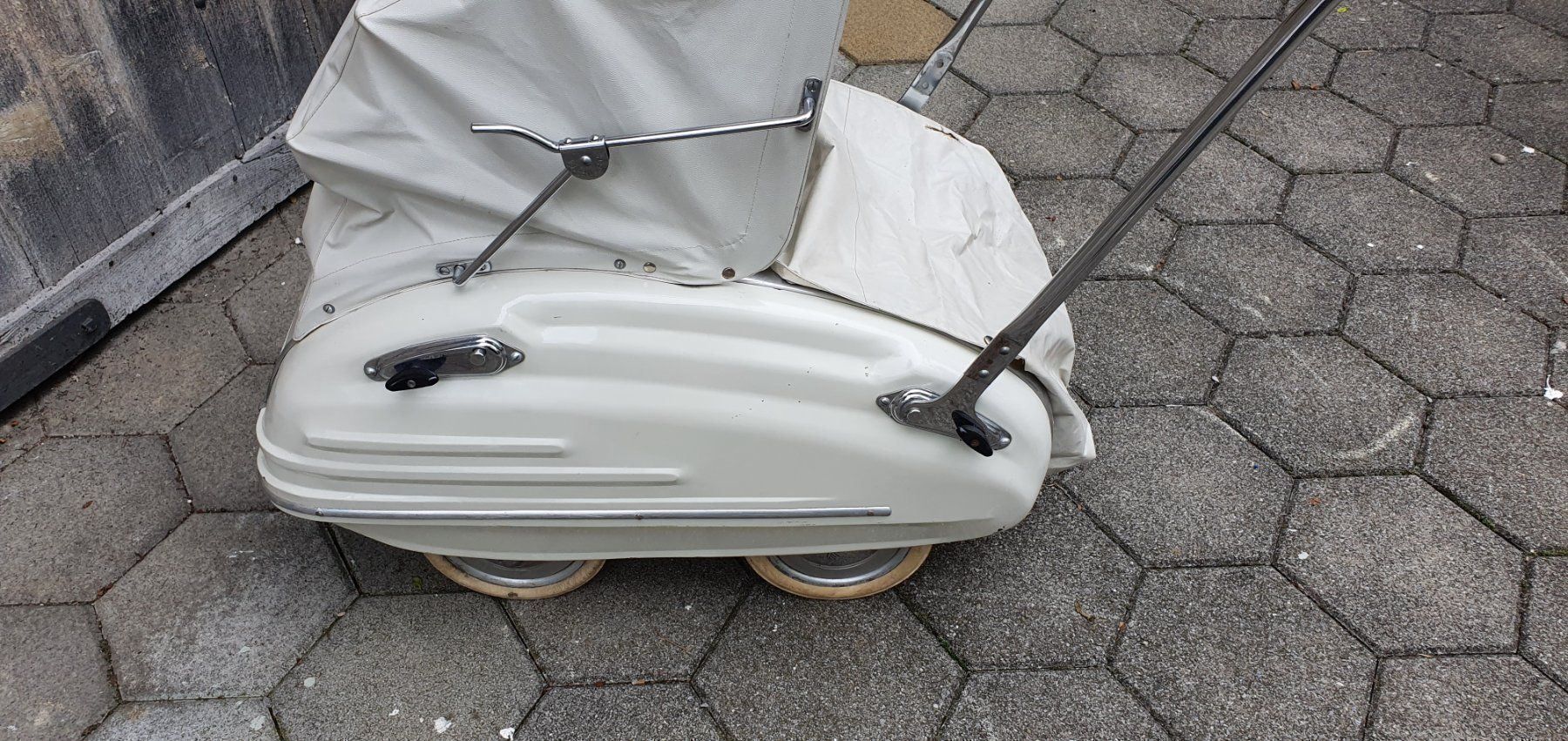 Carrozzine: Helvetia Kinderwagen – Usato da Flawil venduto da Naphtali 3