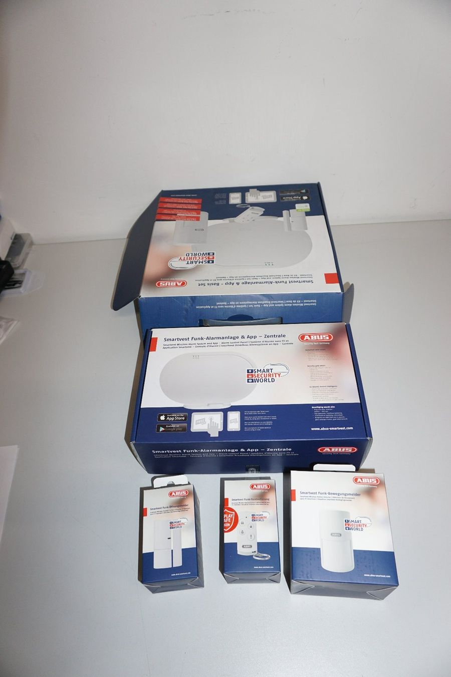 Abus Alarmanlagen: Abus Smartvest Basis-Set Funk-Alarmsystem & App – Gebraucht aus Basel von  5