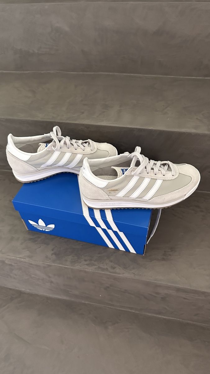 Adidas Scarpe da donna: Adidas SL72 – Nuovo (secondo la descrizione) da Riaz venduto da Yzabel