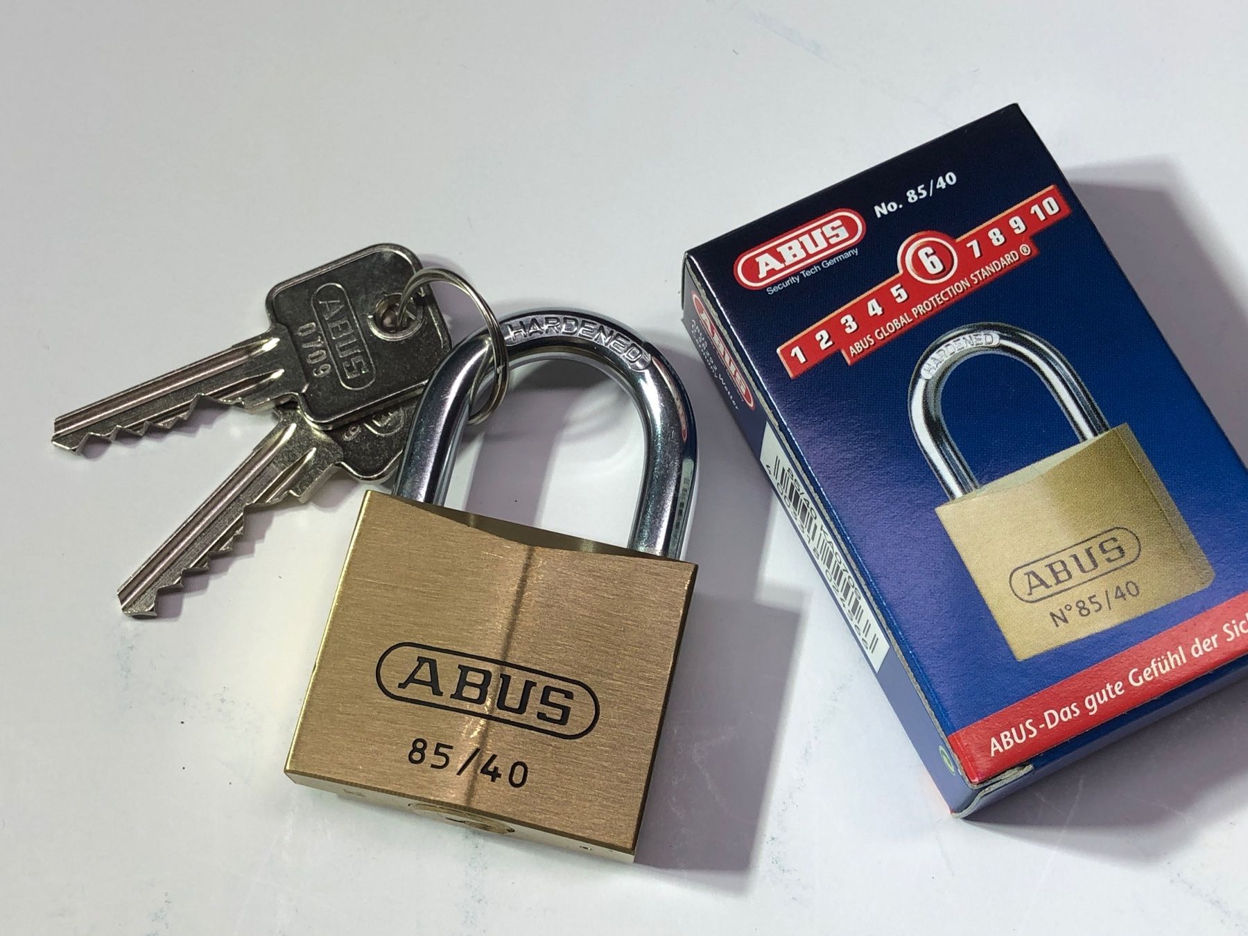 Abus Schlösser: ABUS Messingschloss 85/40 mit 2 Schlüsseln NEU – Neu und originalverpackt aus Bergdietikon von Garak 4