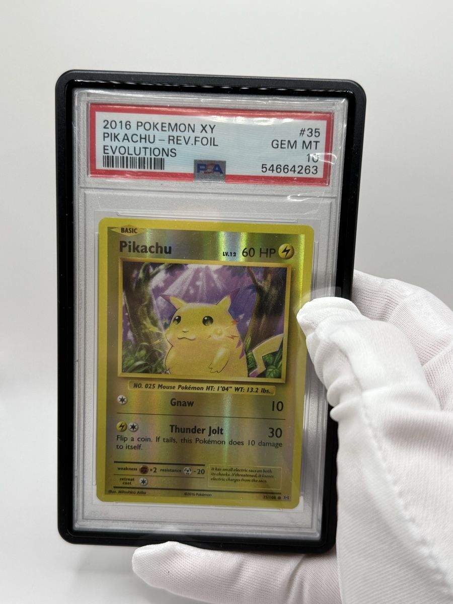 Pokémon Carte collezionabili: Pikachu XY Rev. Foil Evolutions PSA10 #35 – Nuovo e nell'imballaggio originale da Winterthur venduto da trading-ch