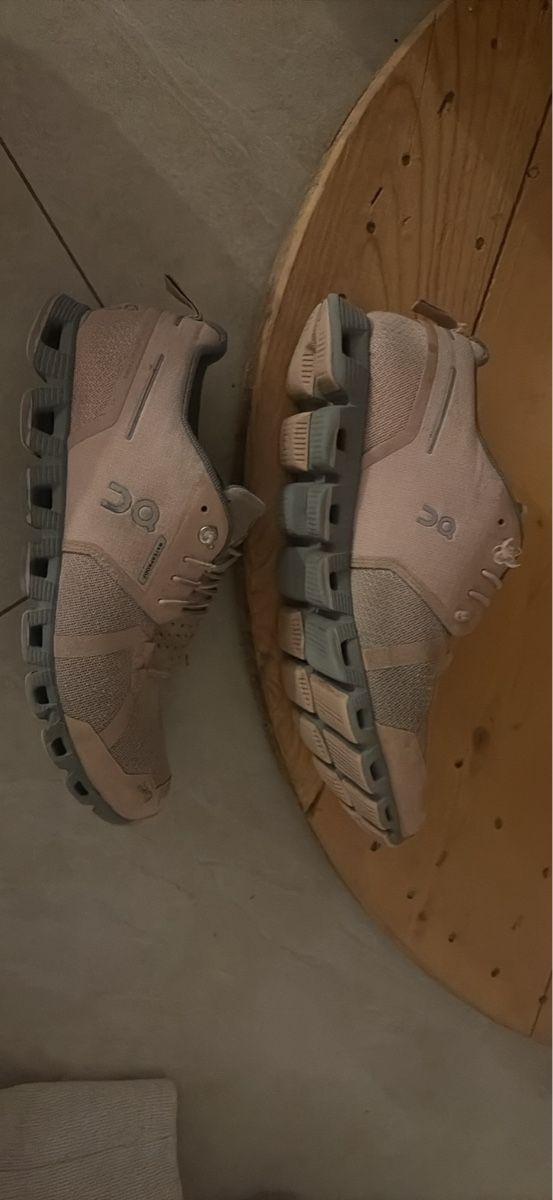 Scarpe da donna: On Cloud Waterproof Sneaker rosa 40 – Usato da Rüti ZH venduto da Butterfly206cc 3