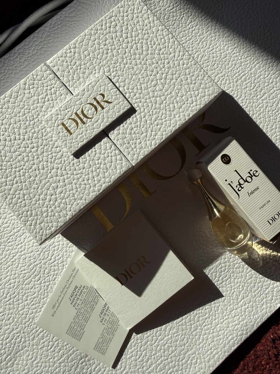 Dior Parfums & Eau de Toilette: Dior j’adore set – Neuf avec emballage d'origine à Luzern par sas_r89l 1