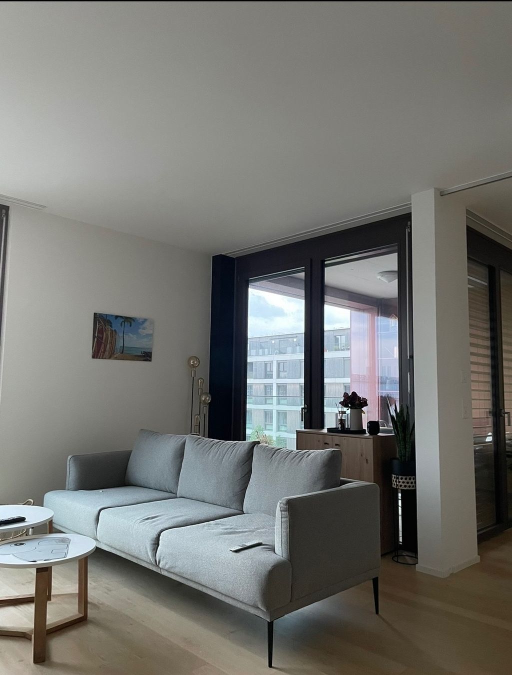 Sofas: Dreisitzer Sofa hellgrau – Neuf (Voir description) à Winterthur par chb_x799 1