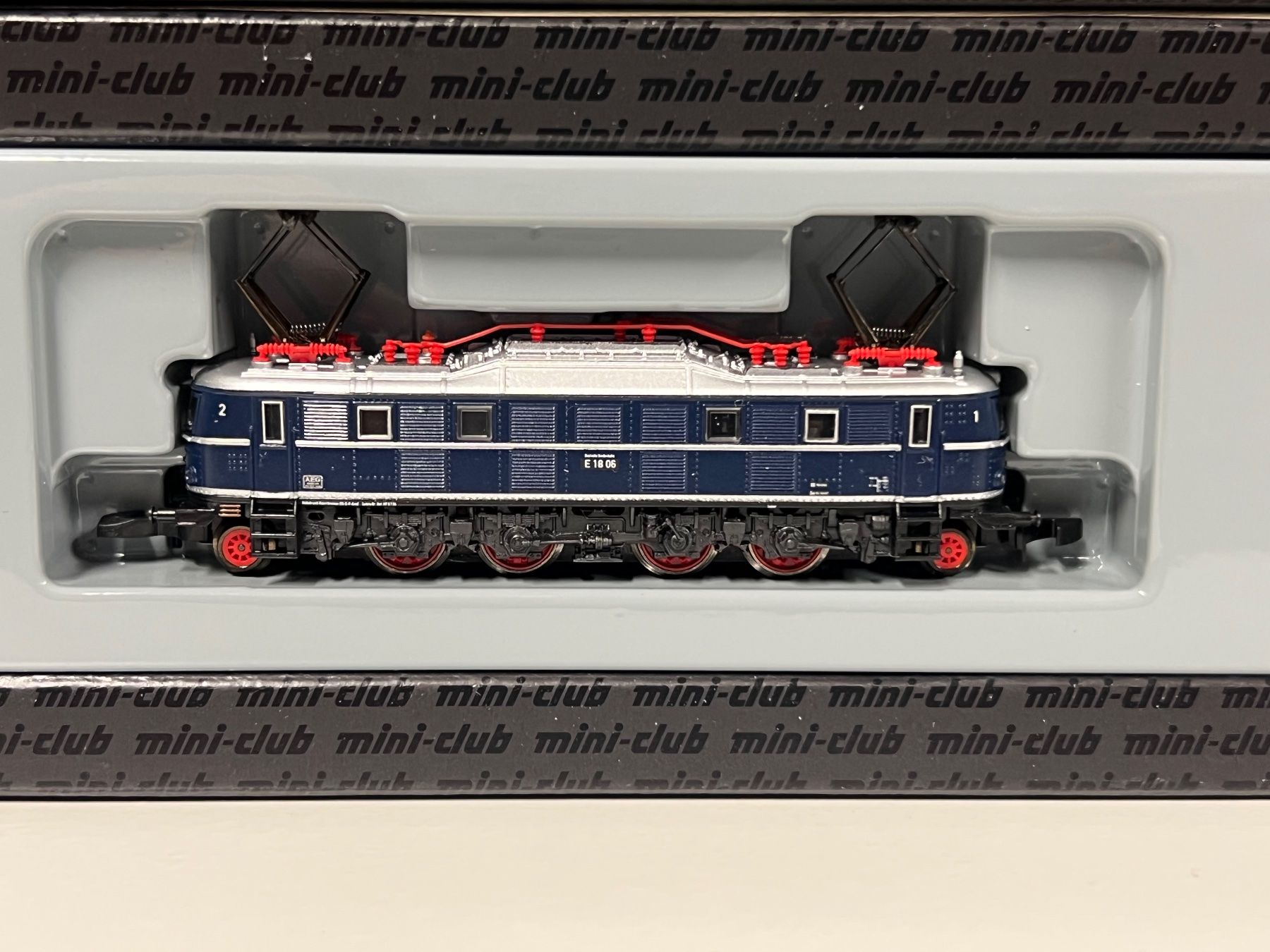 Märklin Modellini di ferrovie: Märklin Spur Z 88080 DB E 18 06 – Nuovo e nell'imballaggio originale da Neuenhof venduto da ludovicco 1