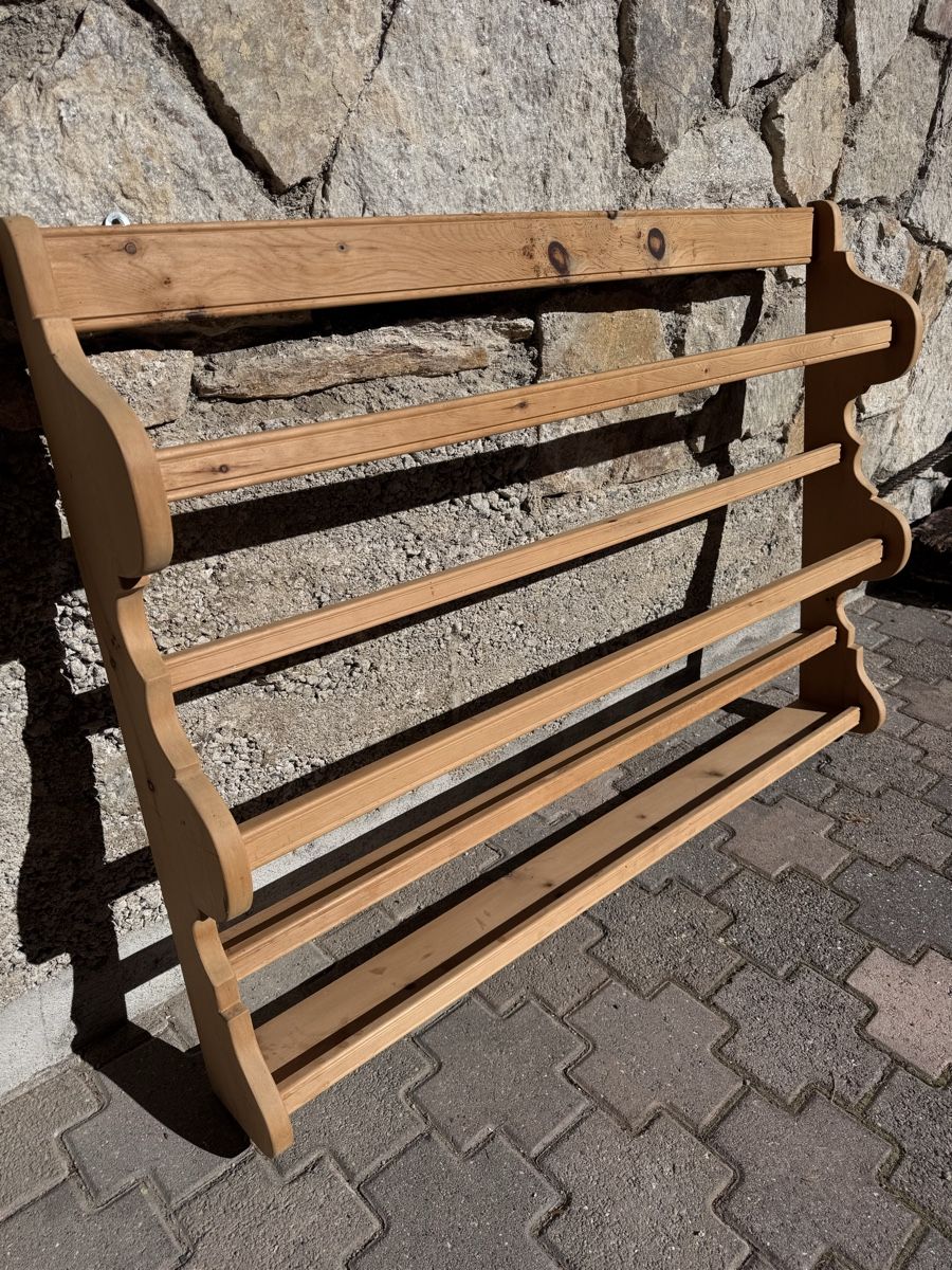 Étagères: Wandregal Holz rustikal/ Tellerhalter – D'occasion à Langnau am Albis par James126