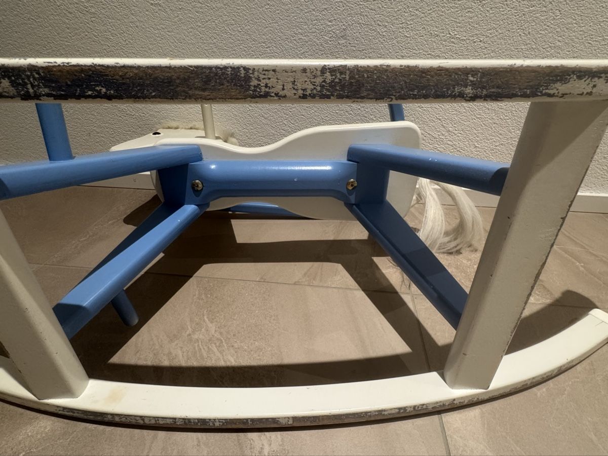 Giocattoli: Schaukelpferd weiss/blau, Holz, gebraucht – Usato da Unterentfelden venduto da Loonah 3