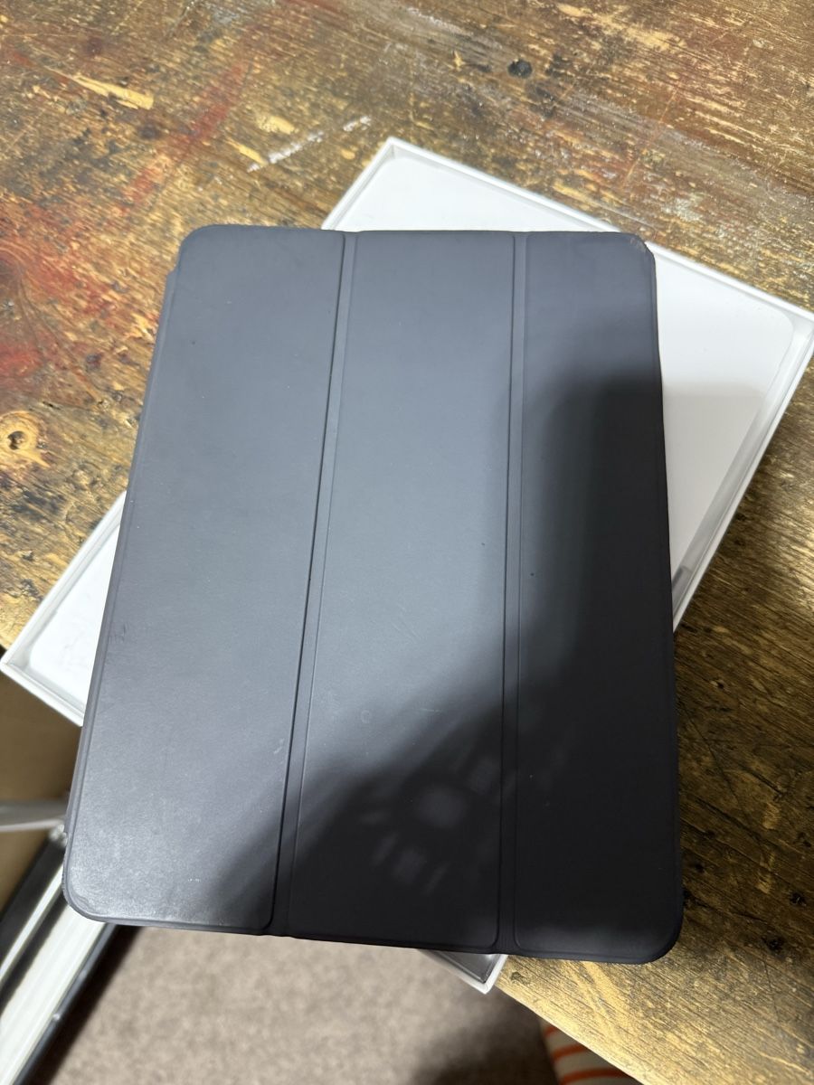 Apple Coques & Sacs: Apple iPad Pro 11 Smart Folio gebraucht – D'occasion à Rheinfelden par Fubi92 2