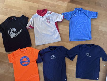 Badeshirts und Nati-Shirt 134-152