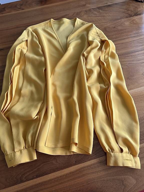 Robes: Exclusives Seiden Outfit – D'occasion à Stans par Fourcats 2