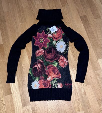 Desigual Rollkragenpullover schwarz Blumen neuwertig