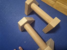 Handliche Liegestützgriffe aus Holz für Fitness 2 Stk.
