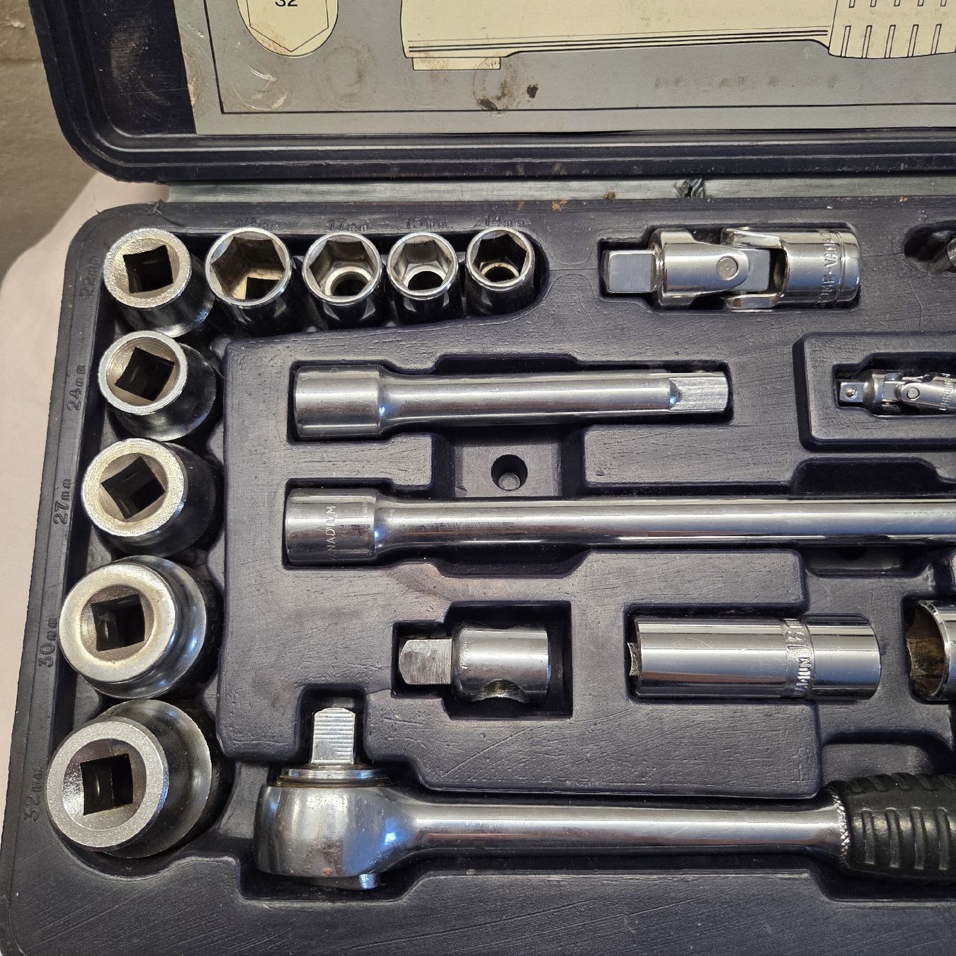 Tous les outils: Chrom Vanadium Steckschlüsselsatz – D'occasion à Stans par Ducati16 1