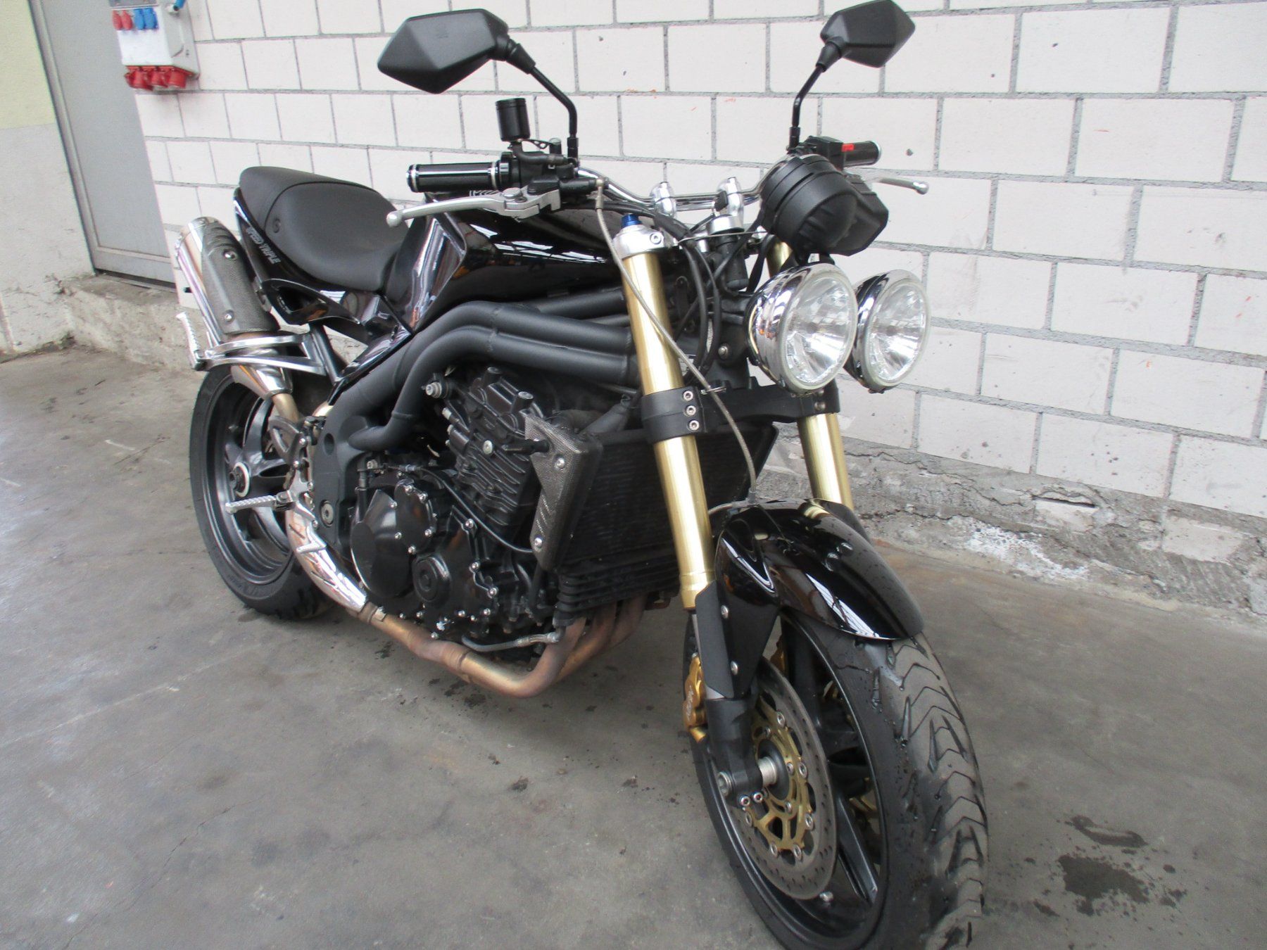 Triumph Strada: Triumph Speed Triple 1050 ab MFK 07.2022 – Usato da Seon venduto da zomahandel 9