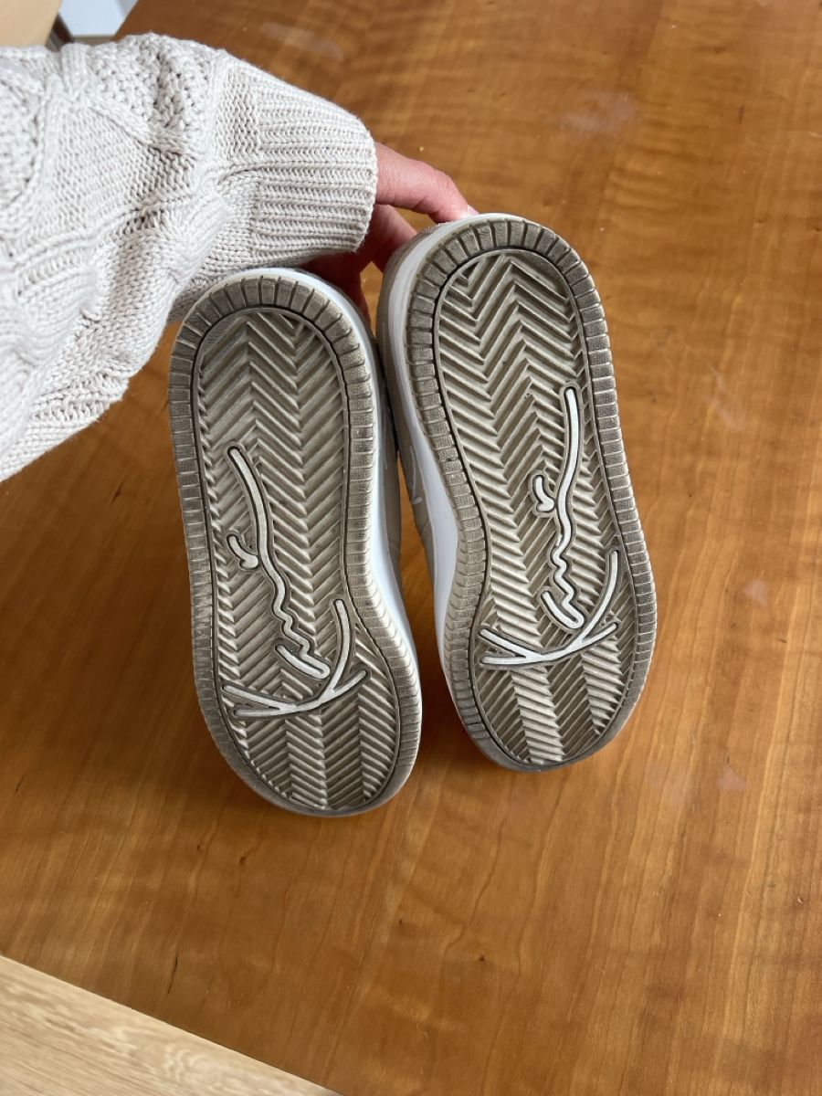 Scarpe da uomo: Karl Kani Schuhe beige Gr. 38.5 – Nuovo (secondo la descrizione) da Luzern venduto da avocado12 3