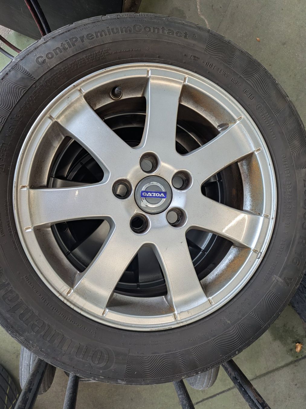 Volvo Pneumatici & Ruote complete: Kompletträder Volvo V50/S40 – Usato da Frutigen venduto da por_jvz2 3