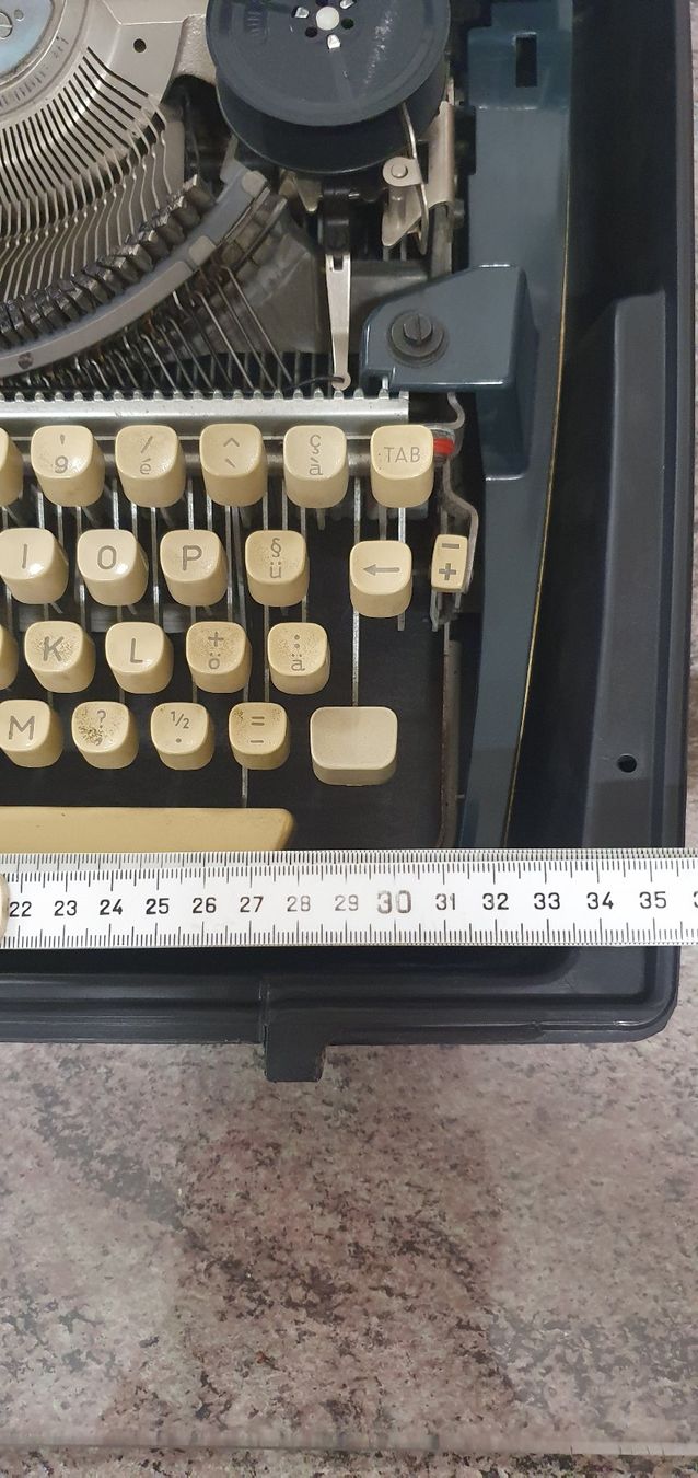 Macchine da scrivere: alte Schreibmaschine – Usato da Dietlikon venduto da lemoncitrin 2