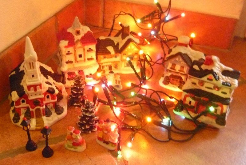Tutte le decorazioni: Weihnachtsfiguren mit Licht / Dekoration – Usato da Ruggell venduto da Dolce9 3