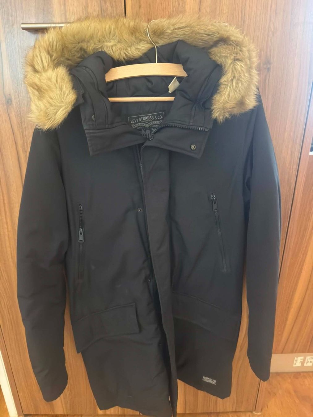 Mäntel: Levi's Winterjacke mit Kunstpelz, Gr. XS – Gebraucht aus Ennetbaden von str_fmz5