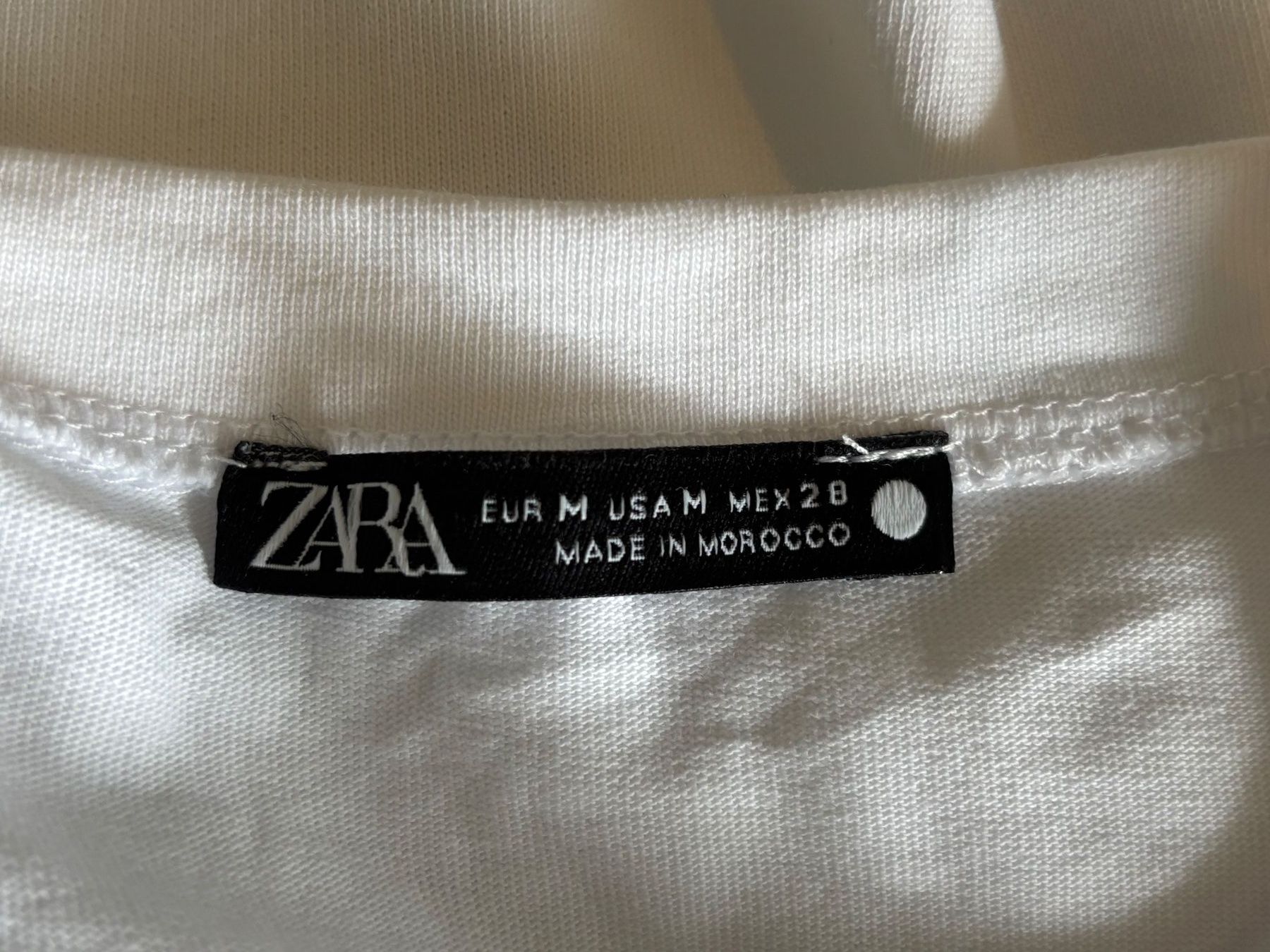 Zara T-Shirts: ZARA weisses Shirt mit Statement Ärmeln Gr. M – Gebraucht aus Zürich von missmodernage 4