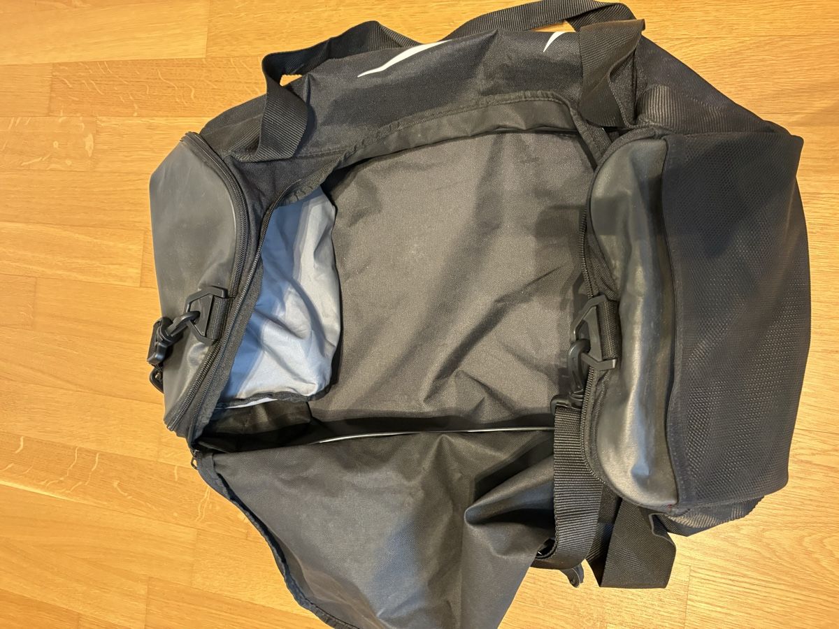 Nike Borse: Nike Sporttasche Schwarz – Nuovo (secondo la descrizione) da Zeihen venduto da Nolu03 1