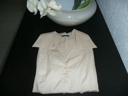 NEUE Bluse von SISLEY in camel