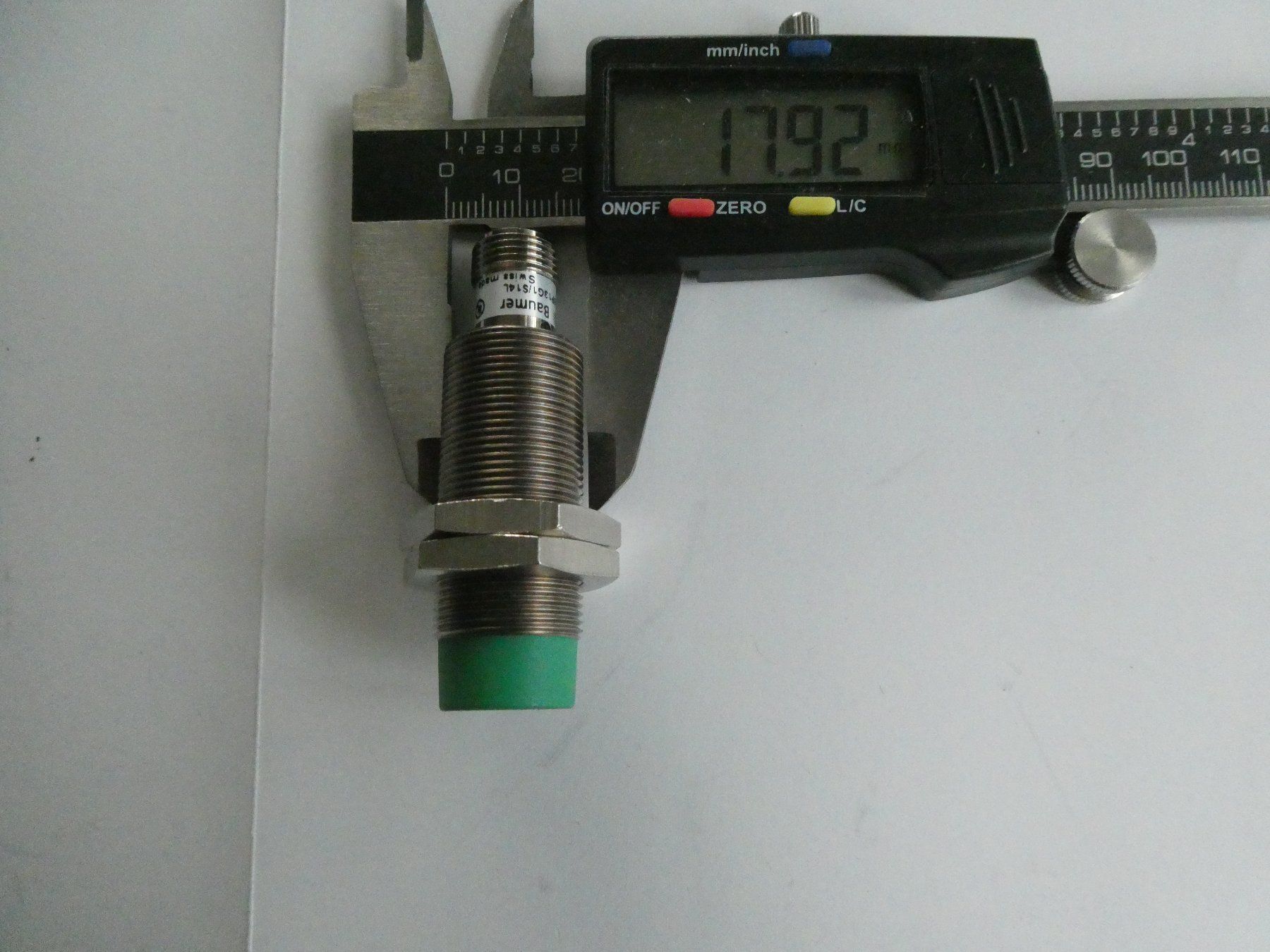 Componenti elettronici: Baumer Induktiver Näherungsschalter – Nuovo (secondo la descrizione) da Fulenbach venduto da Hach0 2
