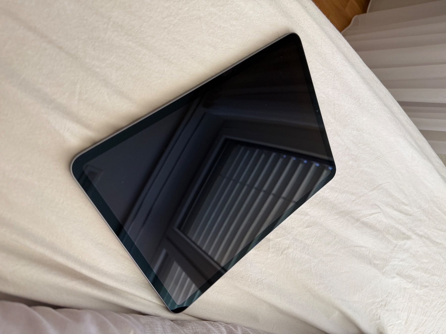 Apple Tablet PC: iPad Pro 11 (1th Gen) Sealed in Box – Usato da Lenzburg venduto da VukiSee 4