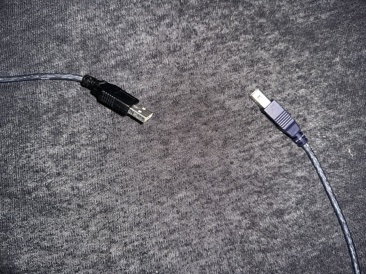 Cavi: USB Kabel - Mini USB auf USB  – Usato da Liestal venduto da alidajulia