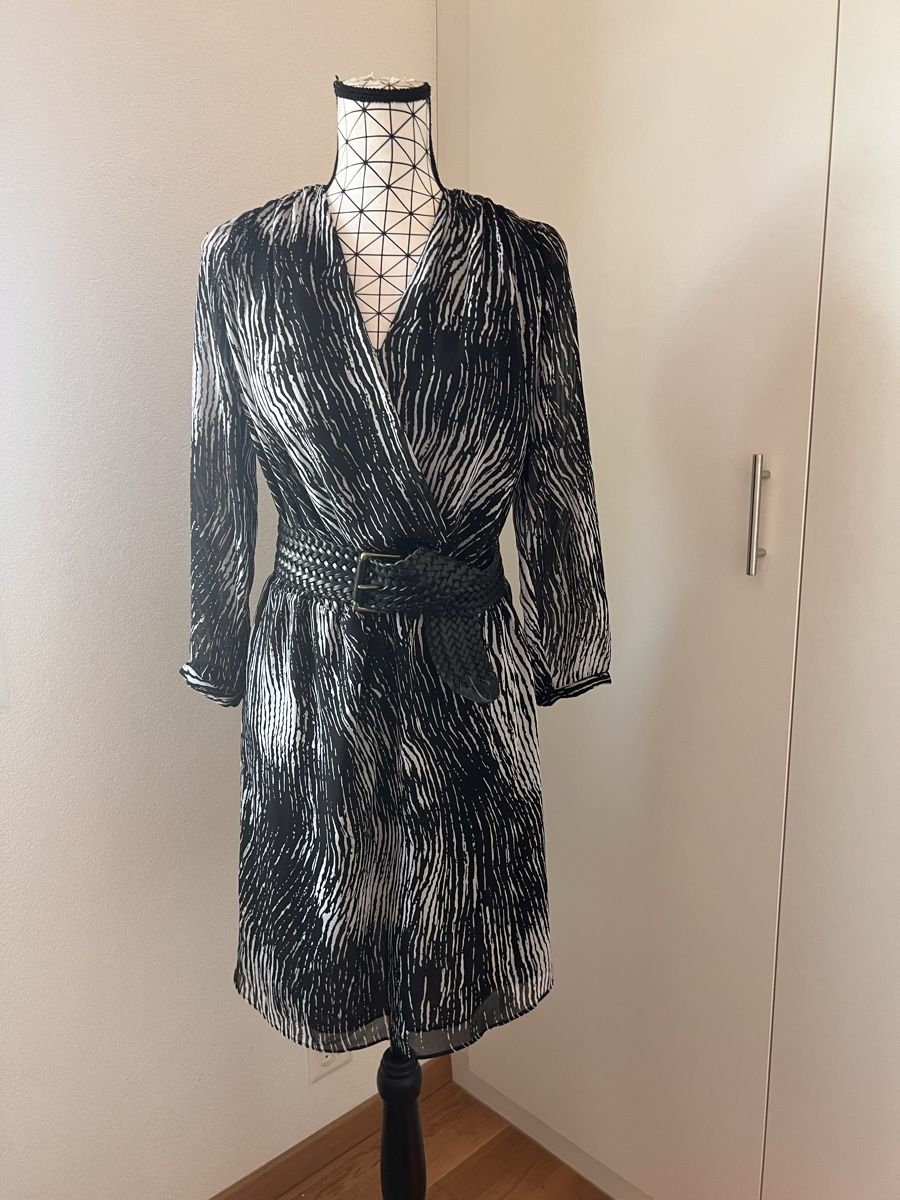 Robes: Robe noire et blanche imprimée  – D'occasion à Gland par choupon 3