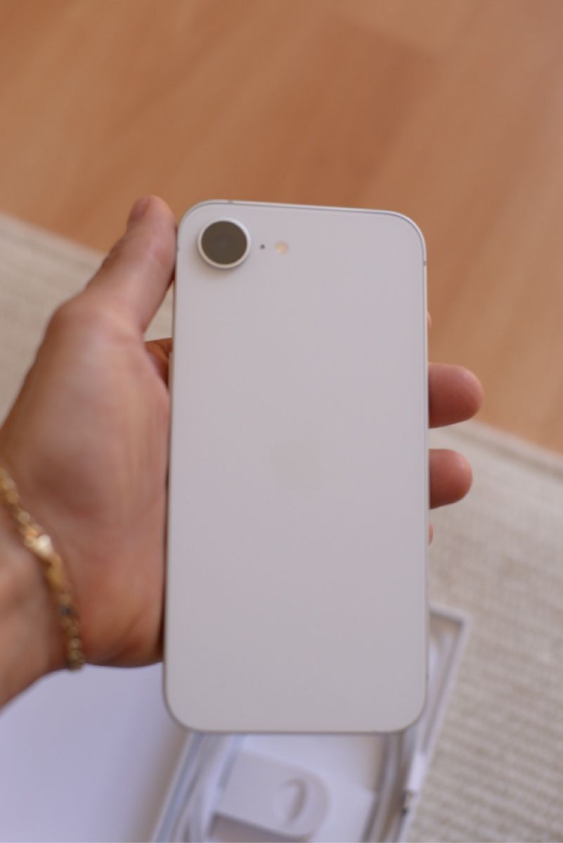 Apple Handys / Smartphones: Iphone 16e – Gebraucht aus Bern von wisemagpie 3